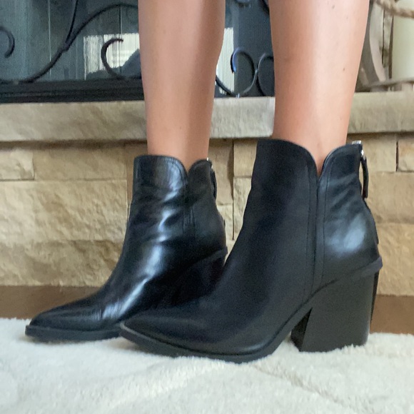 14th & Union Shoes - Black booties